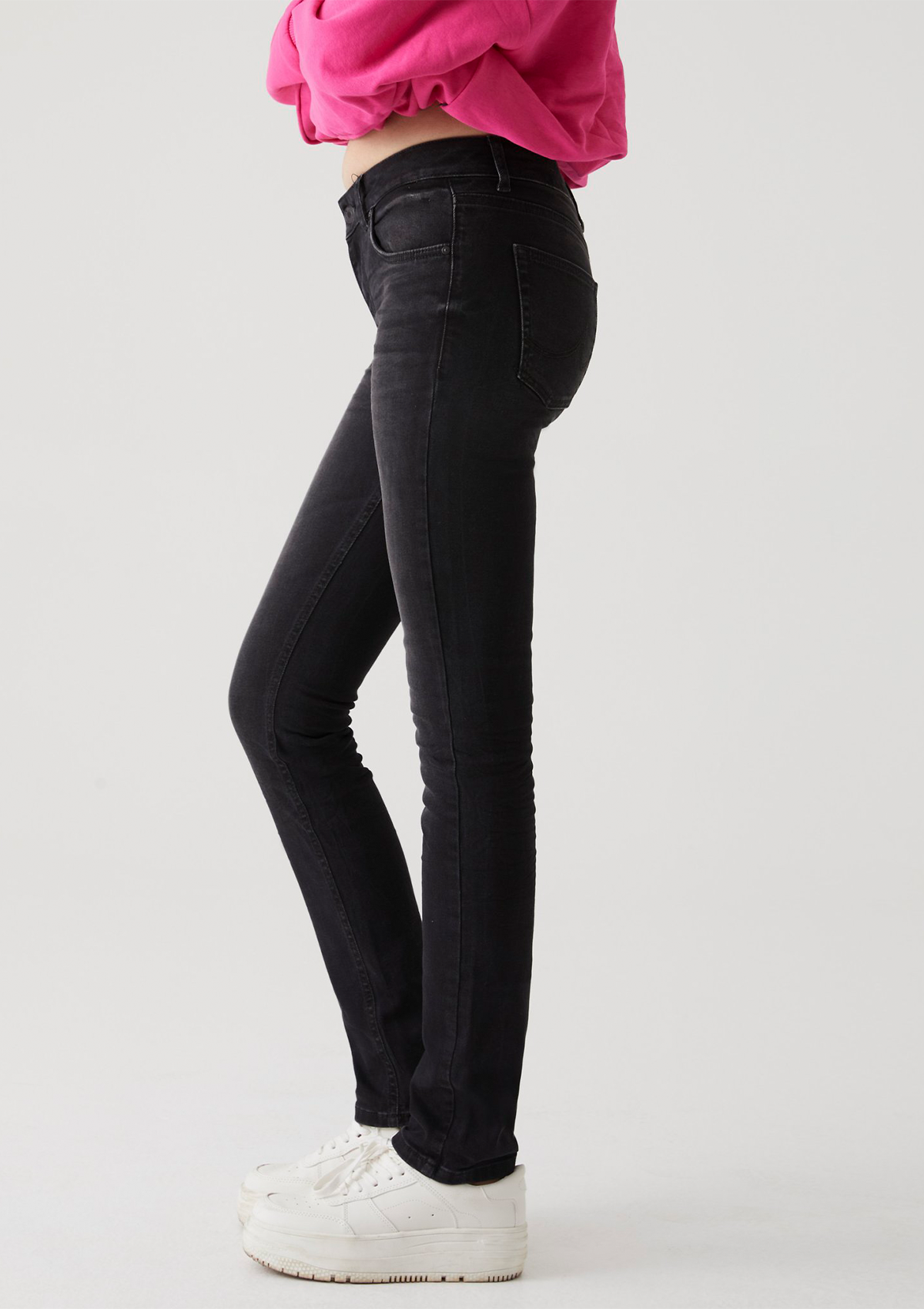 Aspen Y Feal Mid Rise Slim Straight Jean