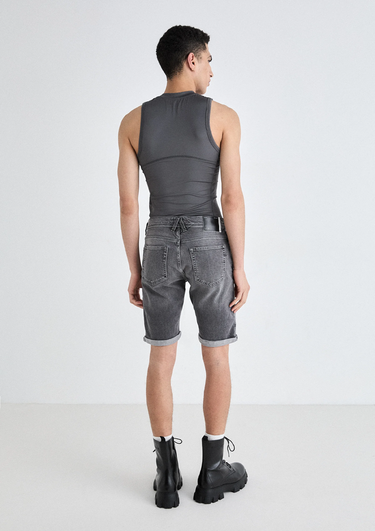 Corvin Abello Mid Rise Slim Bermuda