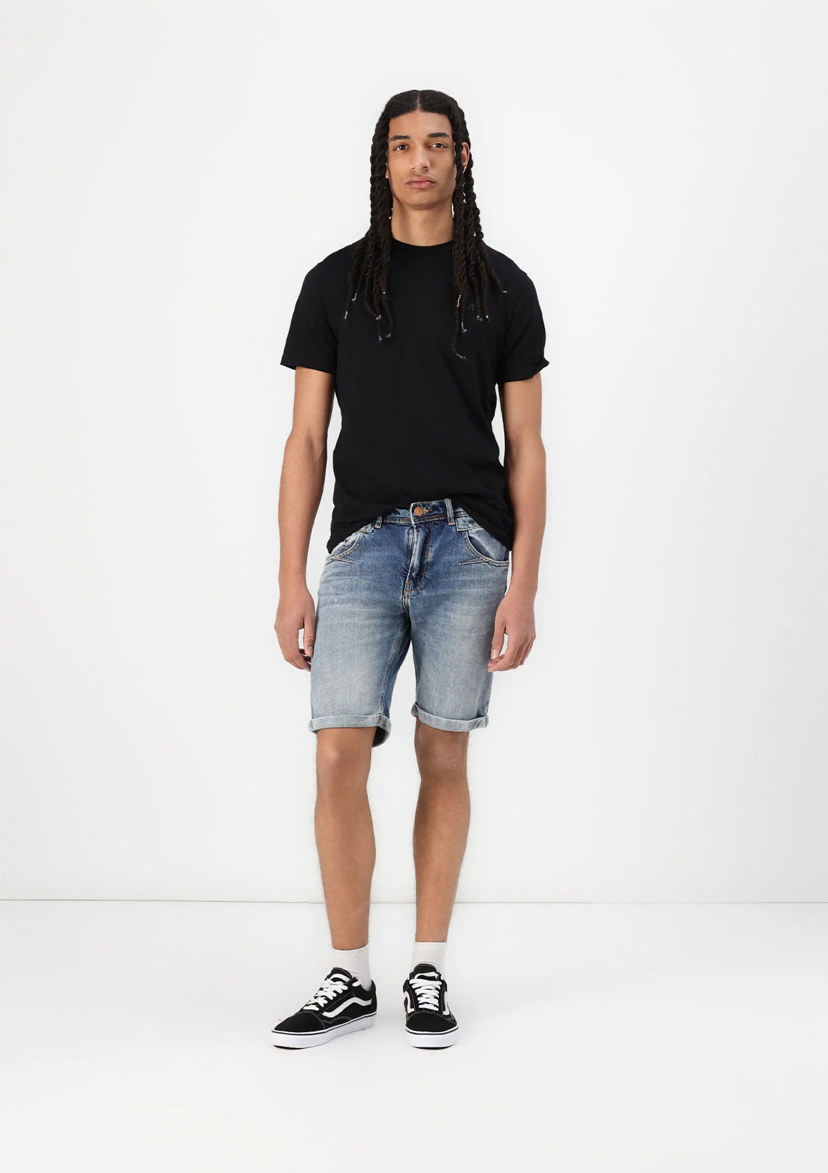 Darwin Tavor Mid Rise Slim Bermuda