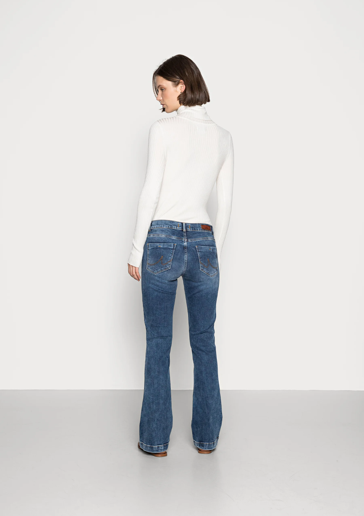 Fallon Jama Mid Rise Flare Jean