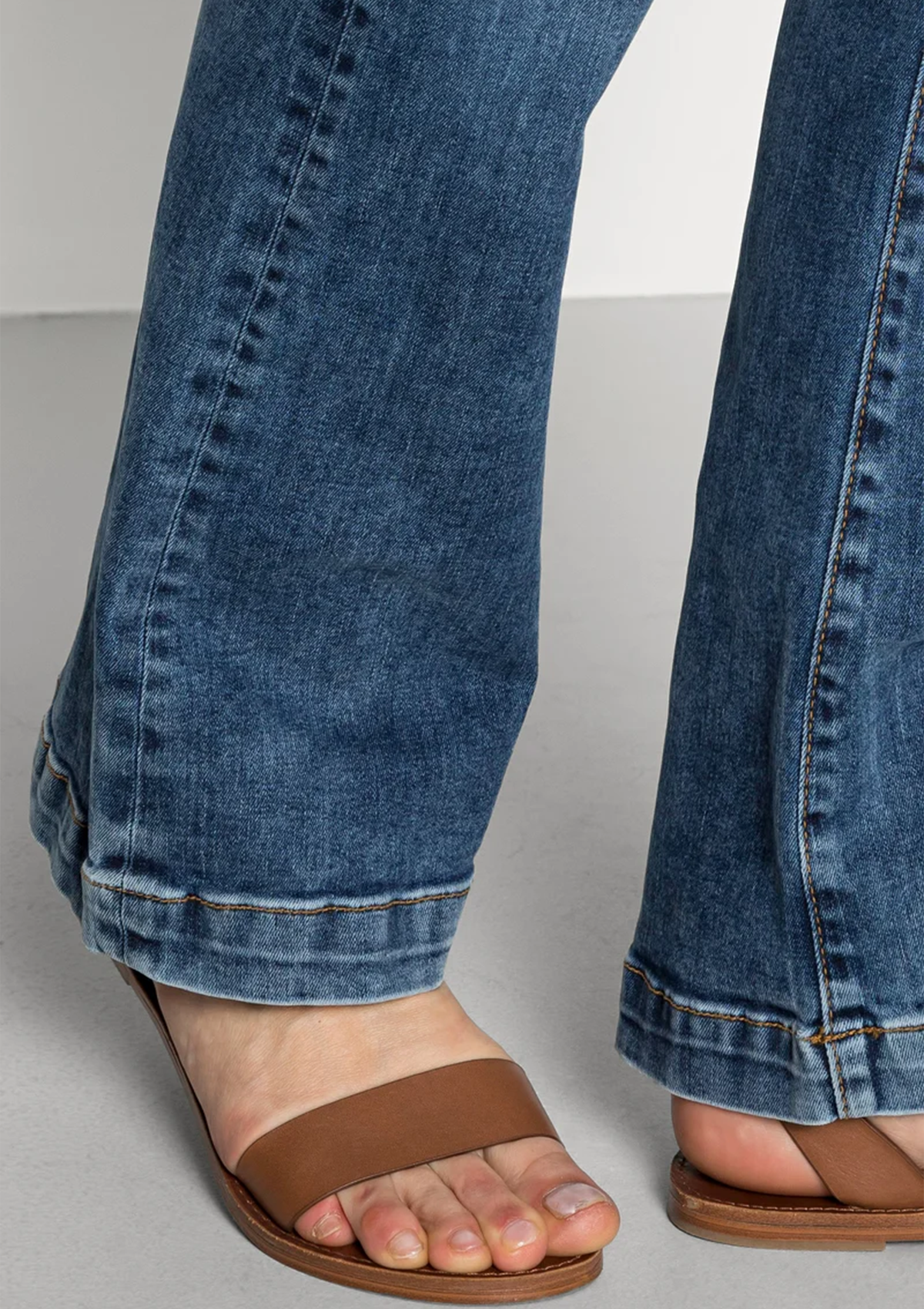 Fallon Jama Mid Rise Flare Jean