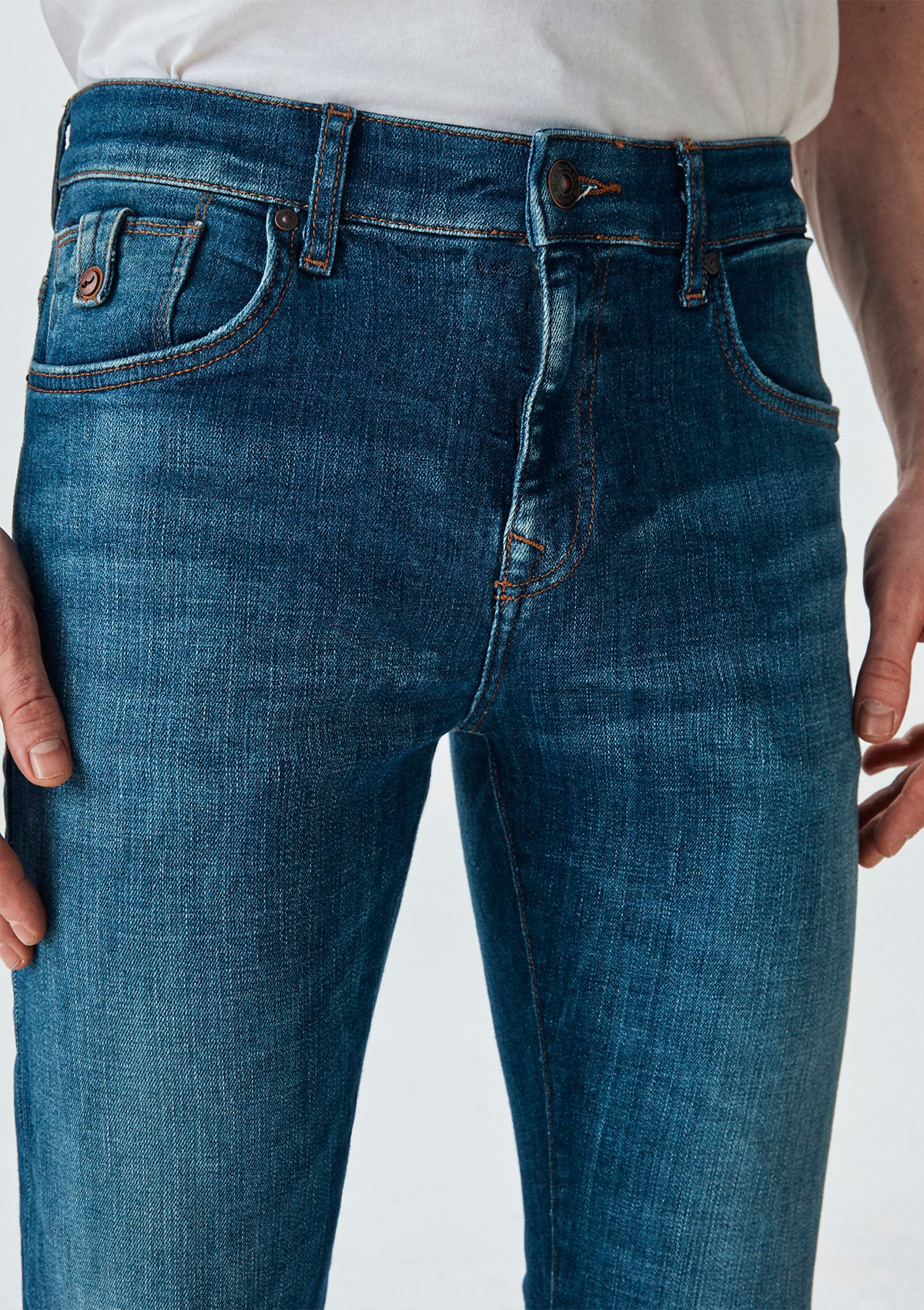 Joshua Randy X Low Rise Slim Jean