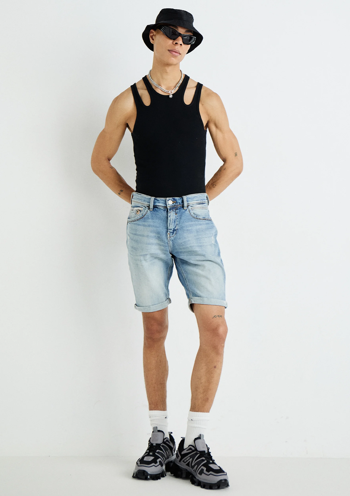 Lance Vion Mid Rise Slim Bermuda