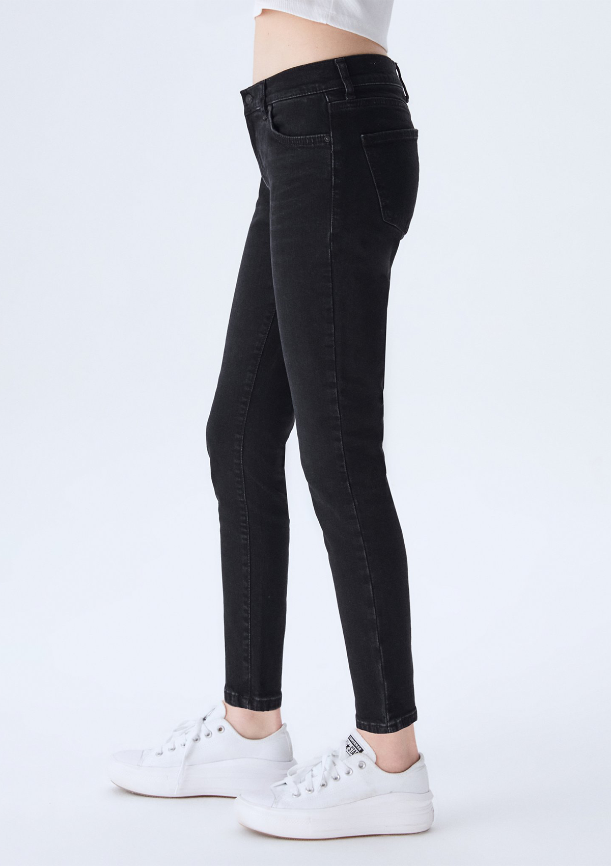 Lonia Ariela Safe Mid Rise Skinny Jean