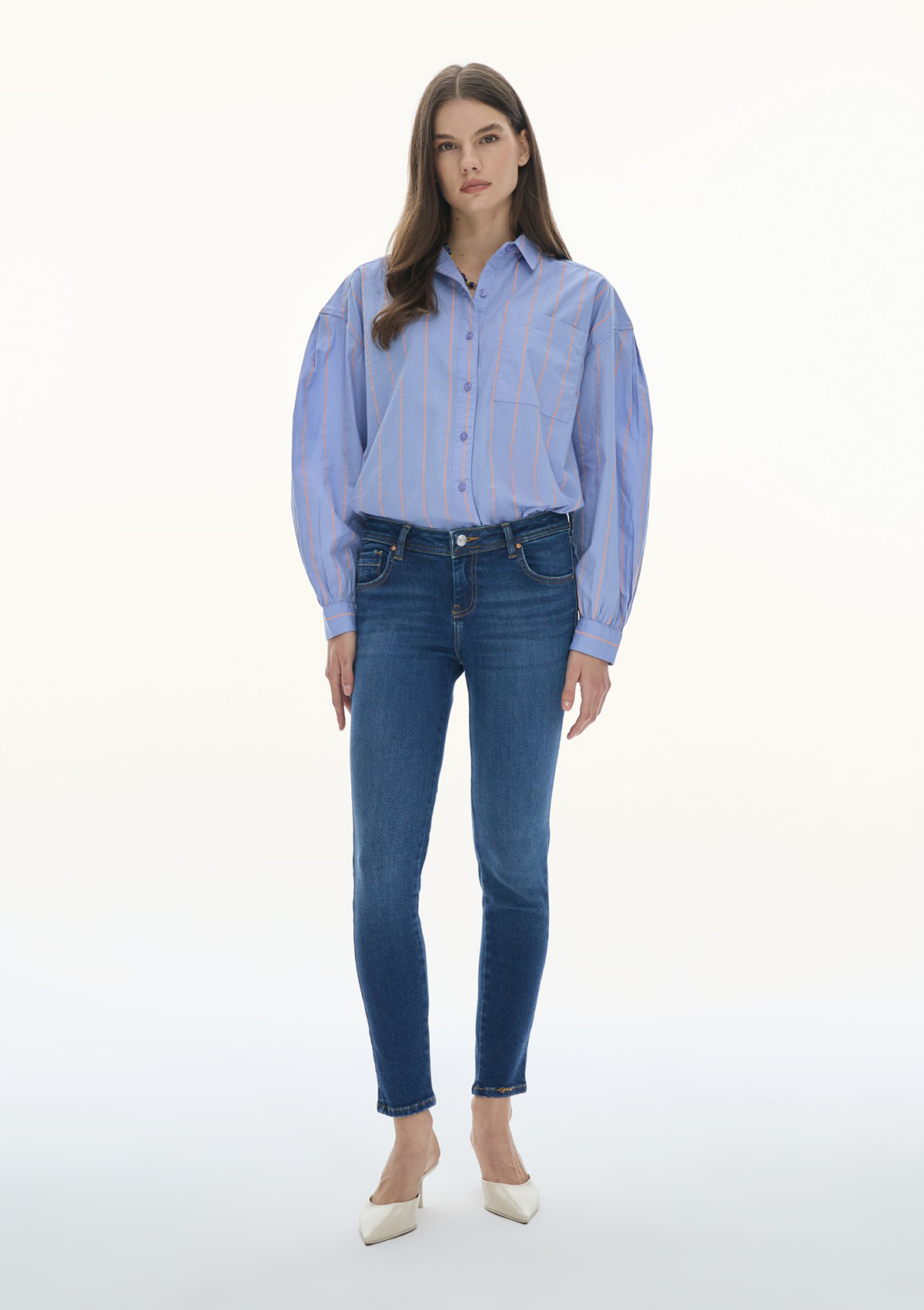 Alessia Divina Low Rise Skinny Jean