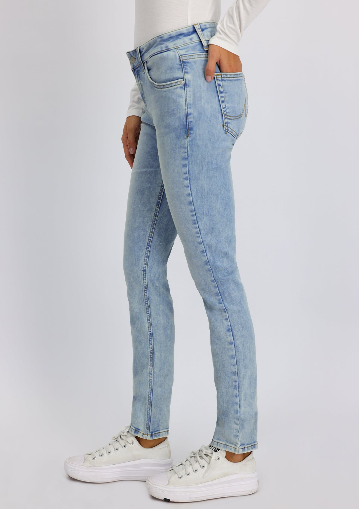 Aspen Y Ennio Mid Rise Slim Straight Jean