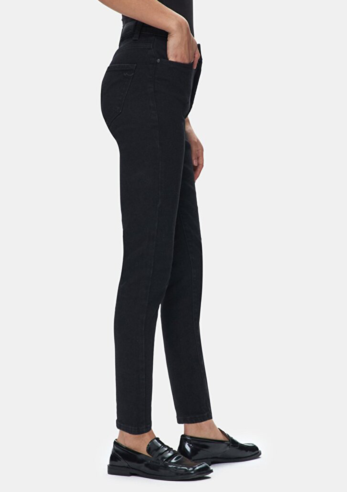 Dores Black High Rise Slim Mum Jean