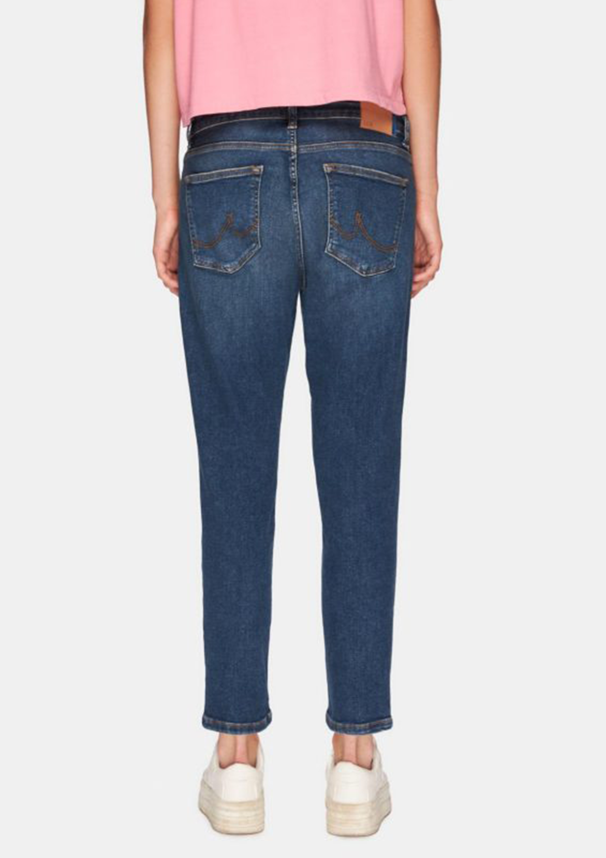 Eliana Lore Low Rise Slim Boyfriend