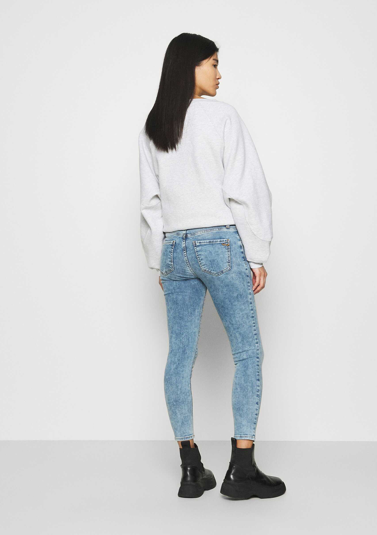 Lonia Reeta Mid Rise Skinny Jean