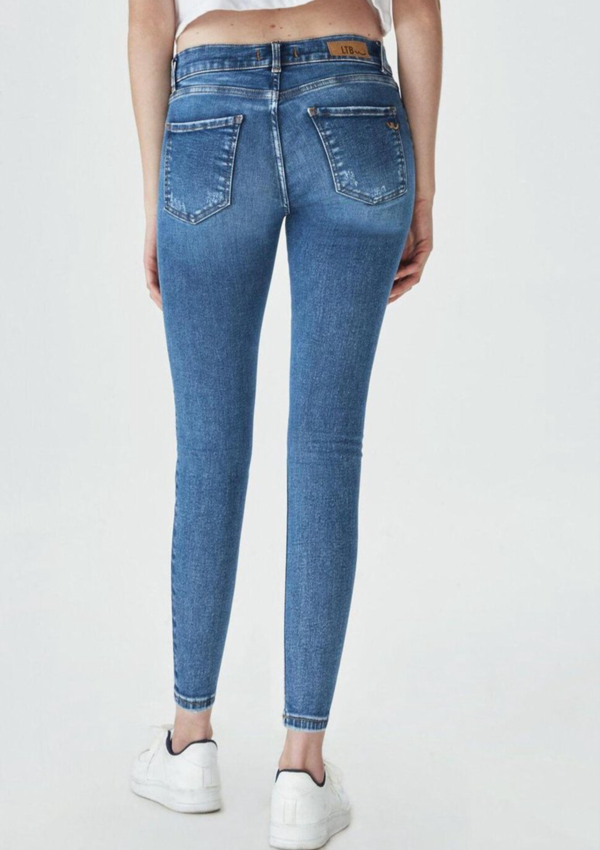 Lonia Tiria Mid Rise Skinny Jean