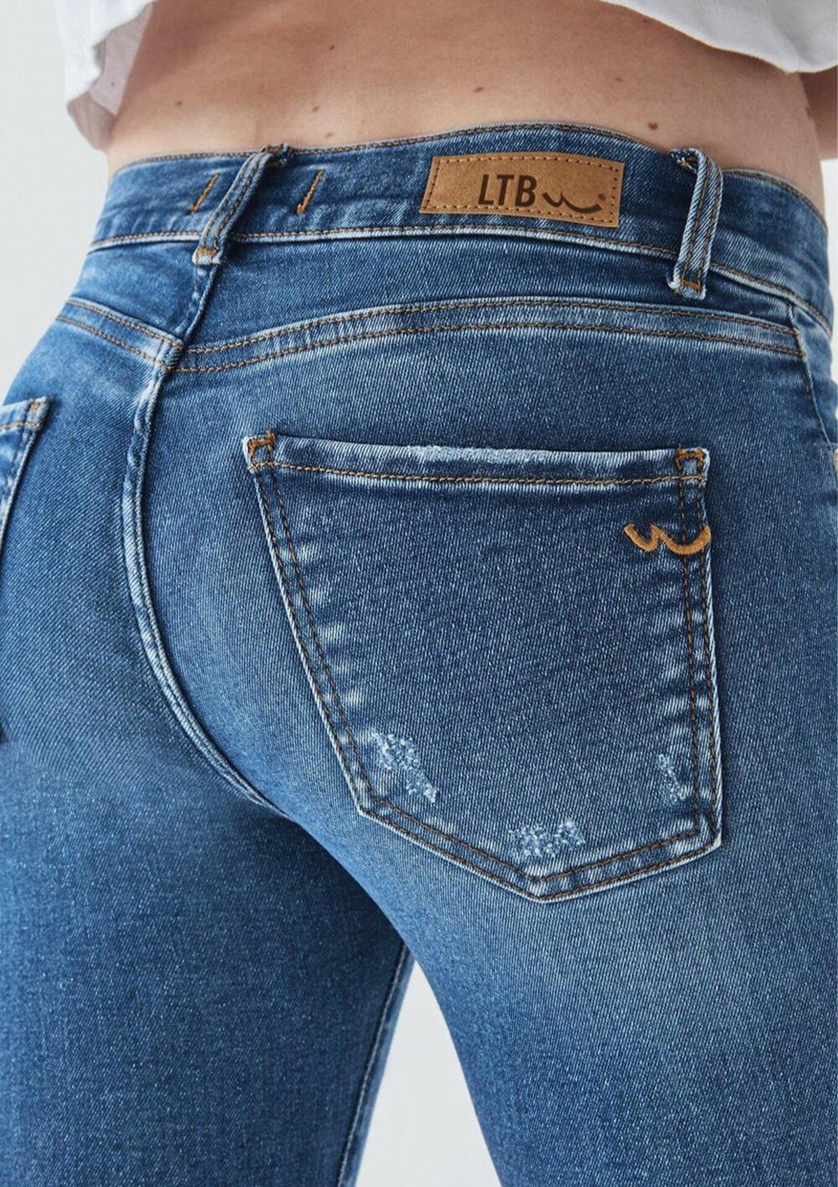 Lonia Tiria Mid Rise Skinny Jean
