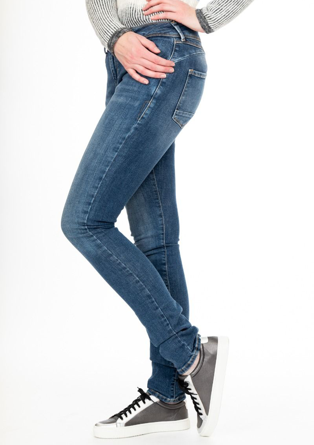 Maxime Gella Mid Rise Slim Jean
