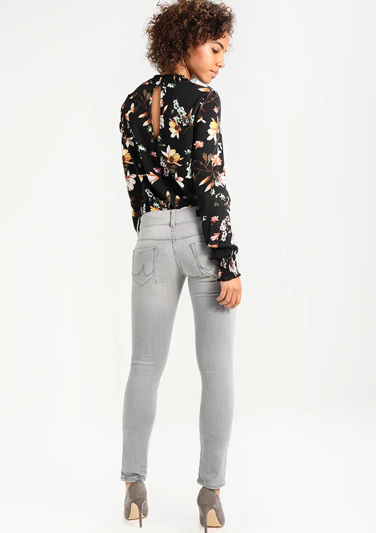Molly Dia Low Rise Slim Jean