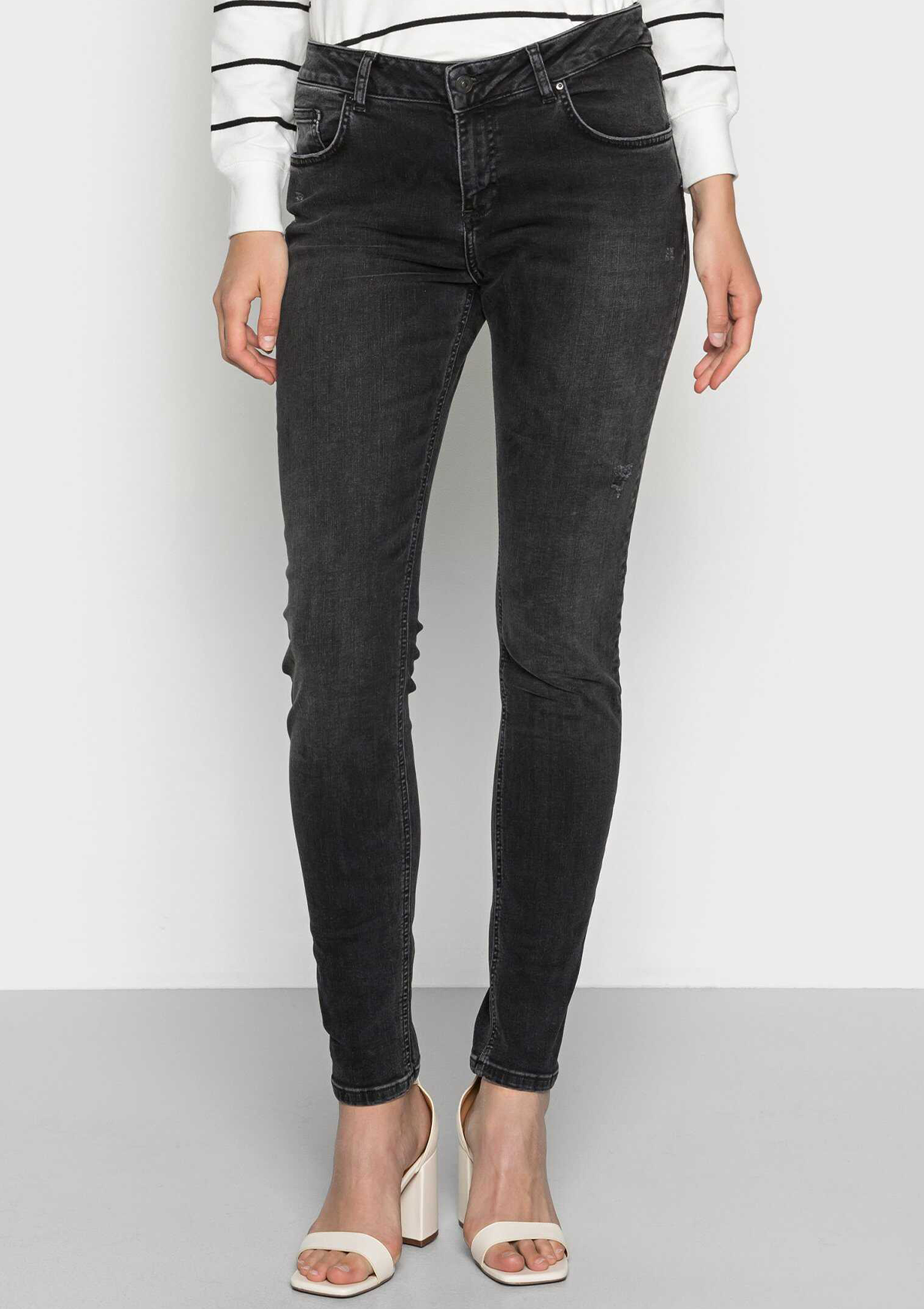 Mika Senia Boyfriend Jean