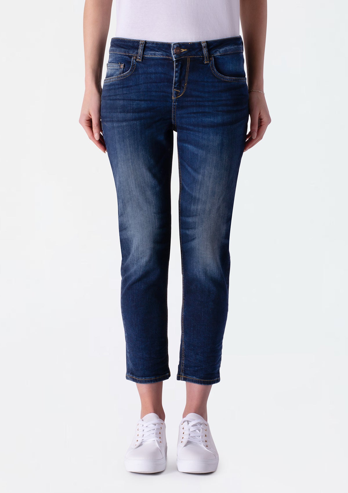 Eliana Lowri Undamaged Slim Boyfriend