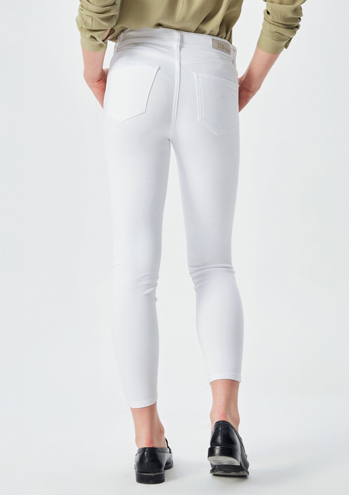 Lonia White Mid Rise Skinny Jean