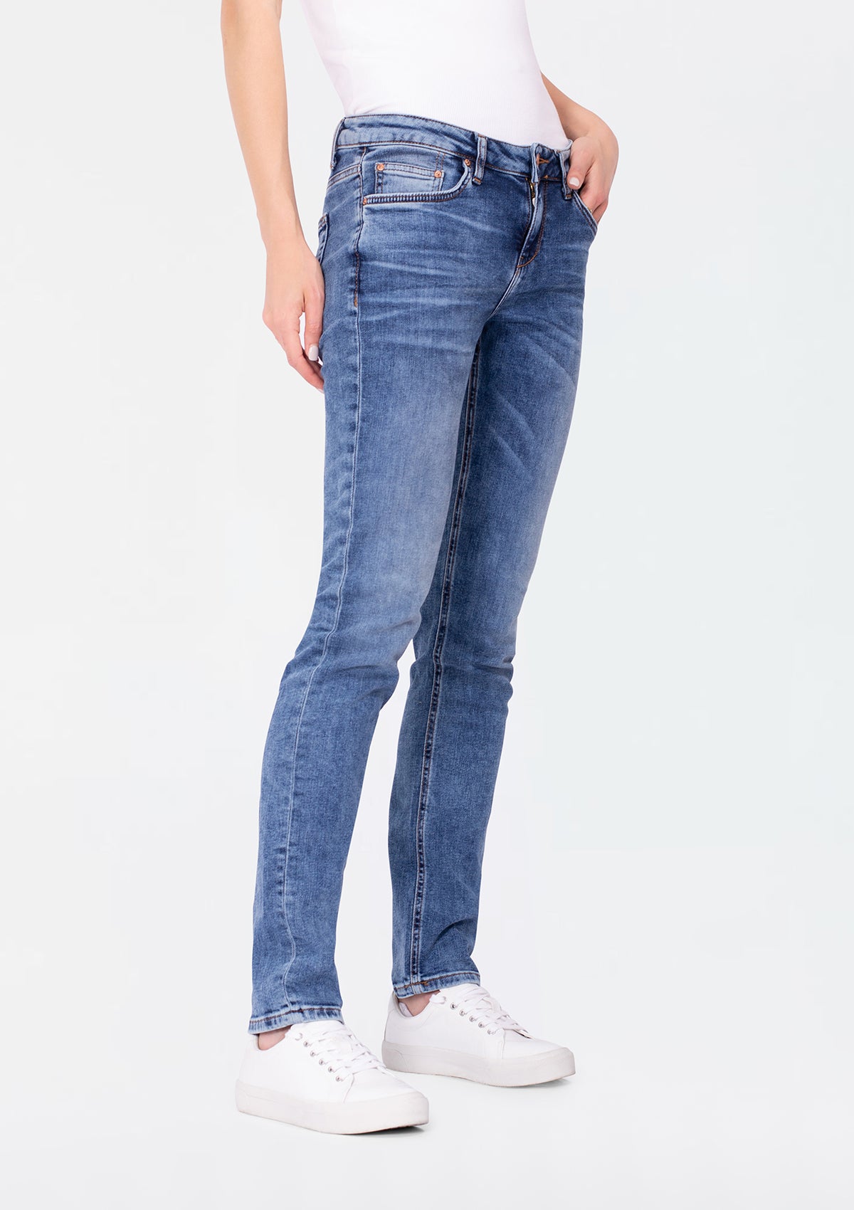 Aspen Y Sior Undamaged Mid Rise Slim Straight