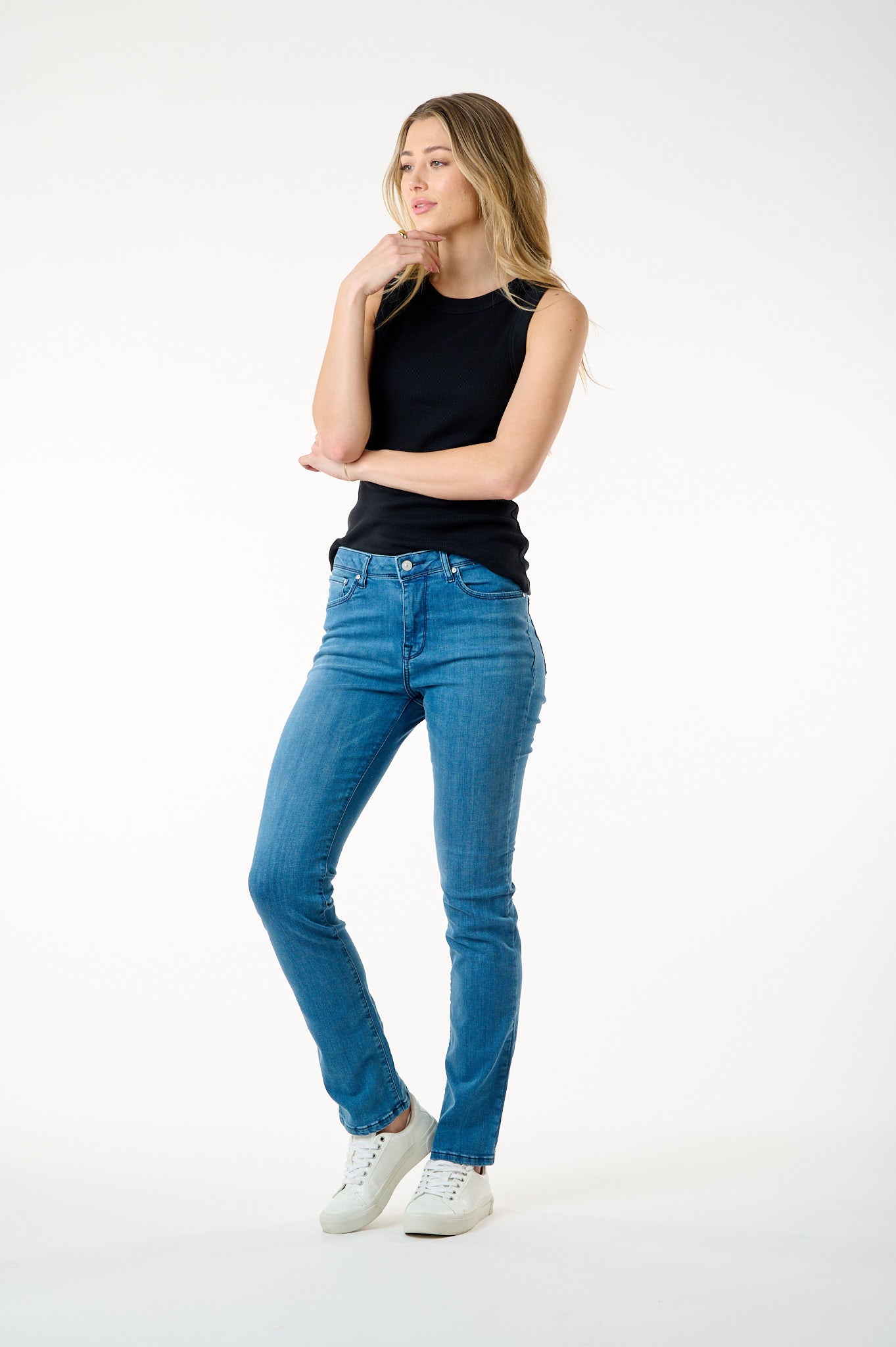 Arline Sania High Rise Straight Jean
